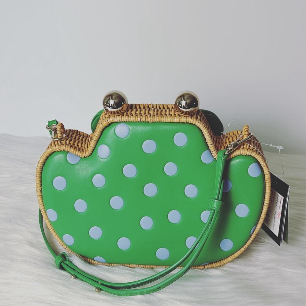 NWT Kate Spade Lily Polka Dot Wicker 3D Frog Crossbody/Green/Wicker-Leather - Picture 2 of 12